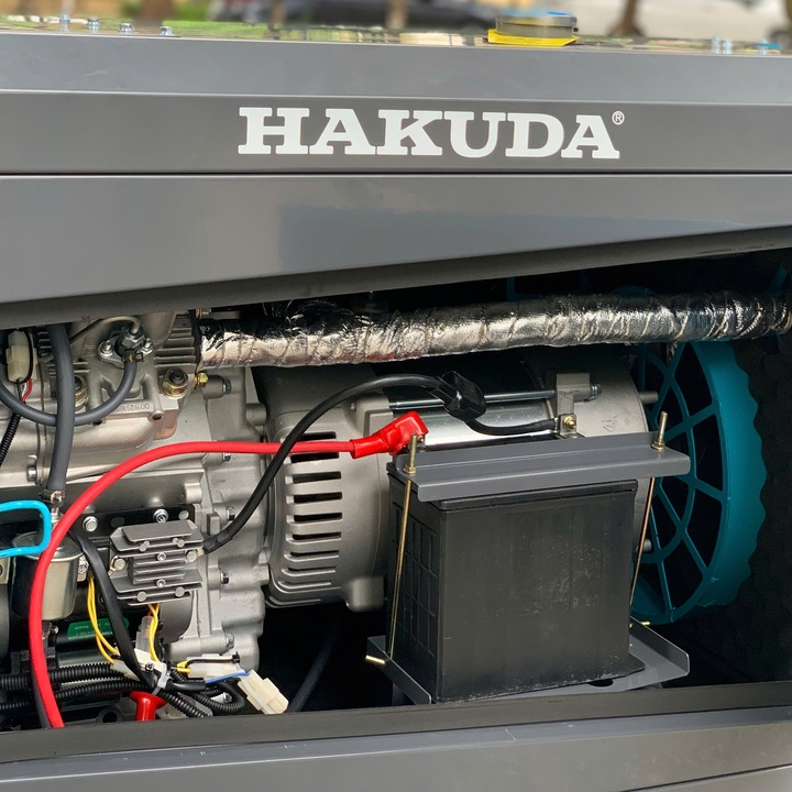 Máy phát điện chạy dầu 15KW HAKUDA HKD15KP1PRO siêu cách âm