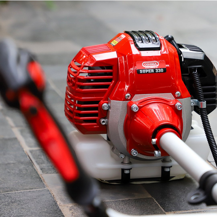 Máy cắt cỏ chạy xăng 2 thì 900W OSHIMA SUPER 330