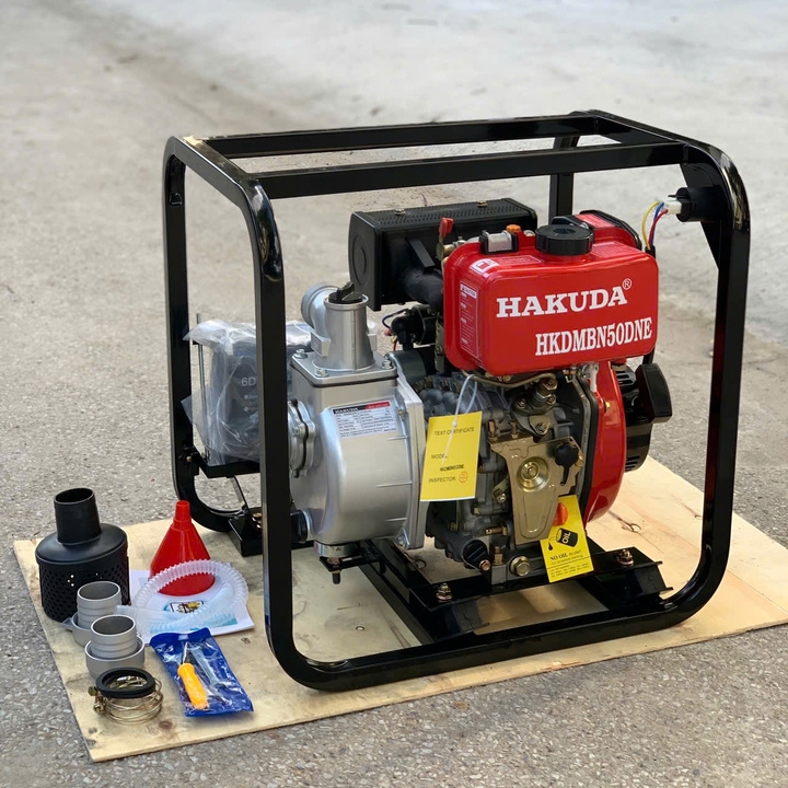 Máy bơm nước chạy dầu HAKUDA 3.6KW HKDMBN50DNE có đề