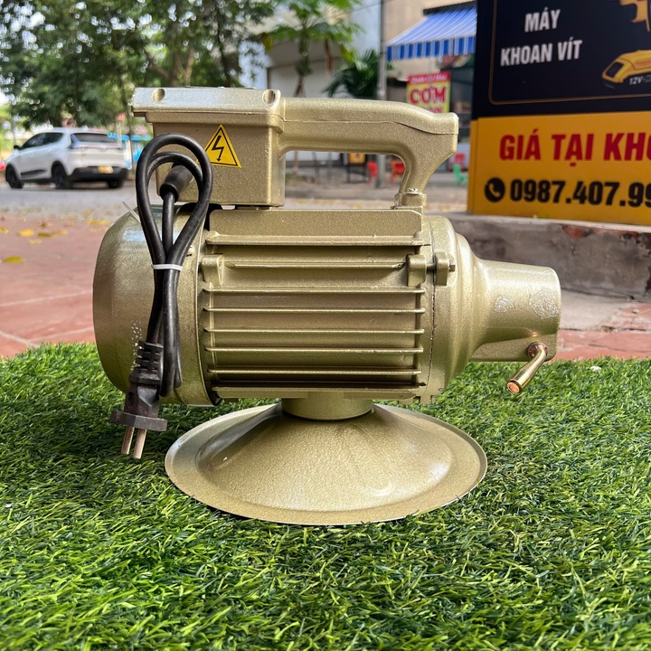Đầm dùi điện 1.1Kw/220V TOÀN PHÁT 2900 vòng/ phút