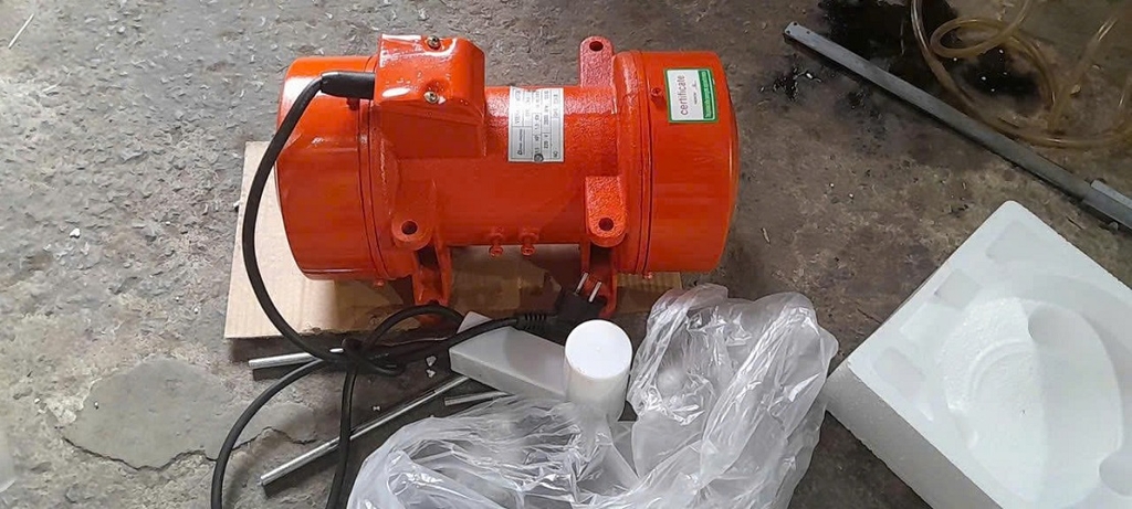 Máy đầm rung DONG PHONG 3KW ZW-9P 380V