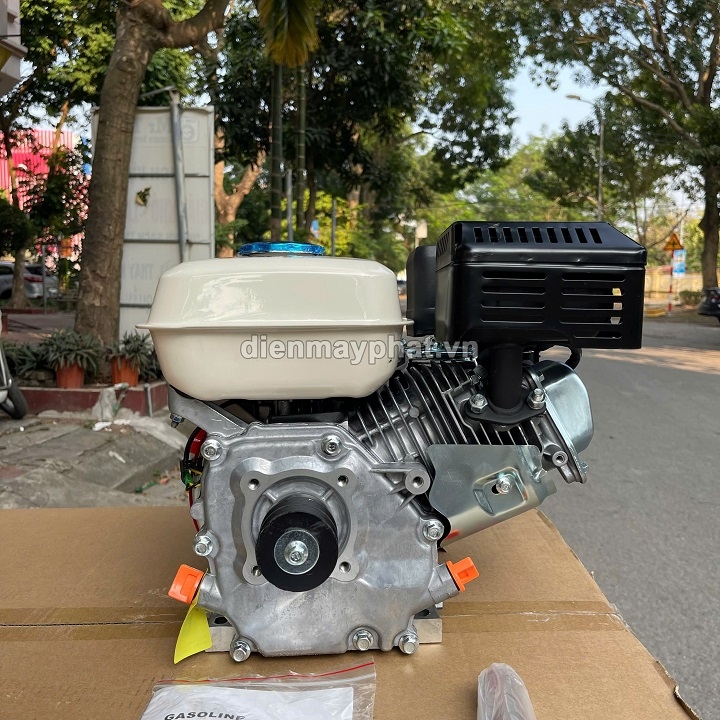 Máy nổ chạy xăng YAMANISAN 7HP