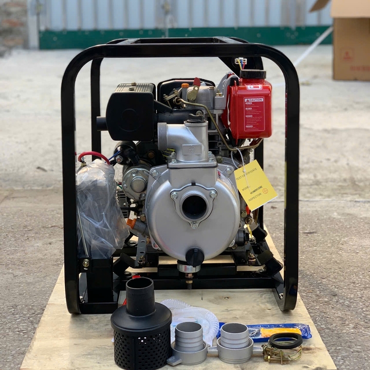 Máy bơm nước chạy dầu HAKUDA 3.6KW HKDMBN50DNE có đề