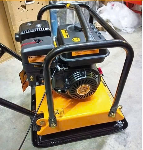 Máy đầm nén bê tông dùng xăng INGCO 6.5HP GCP100-2