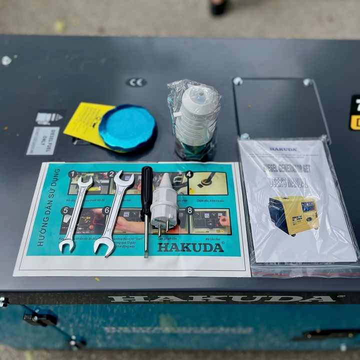 Máy phát điện 7KW chạy dầu HAKUDA HKD7500P1PROA siêu cách âm