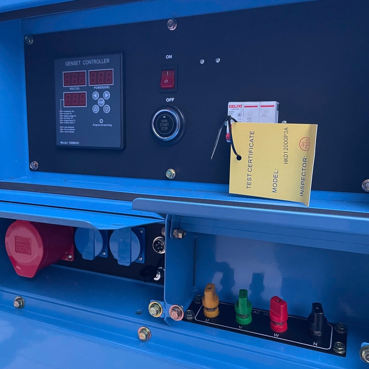 Máy phát điện chạy dầu diesel 12KW HAKUDA HKD12000P3A siêu cách âm 3 pha