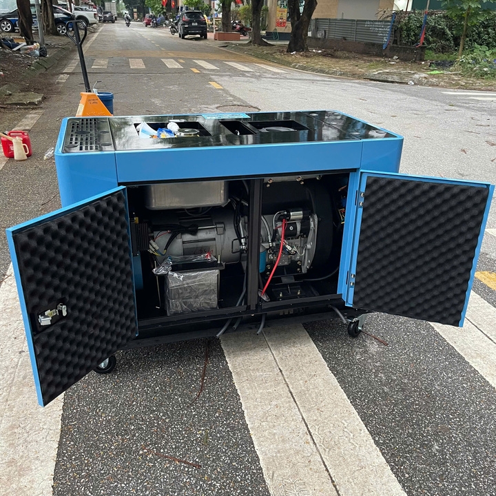 Máy phát điện chạy dầu diesel 12KW HAKUDA HKD12000P3A siêu cách âm 3 pha
