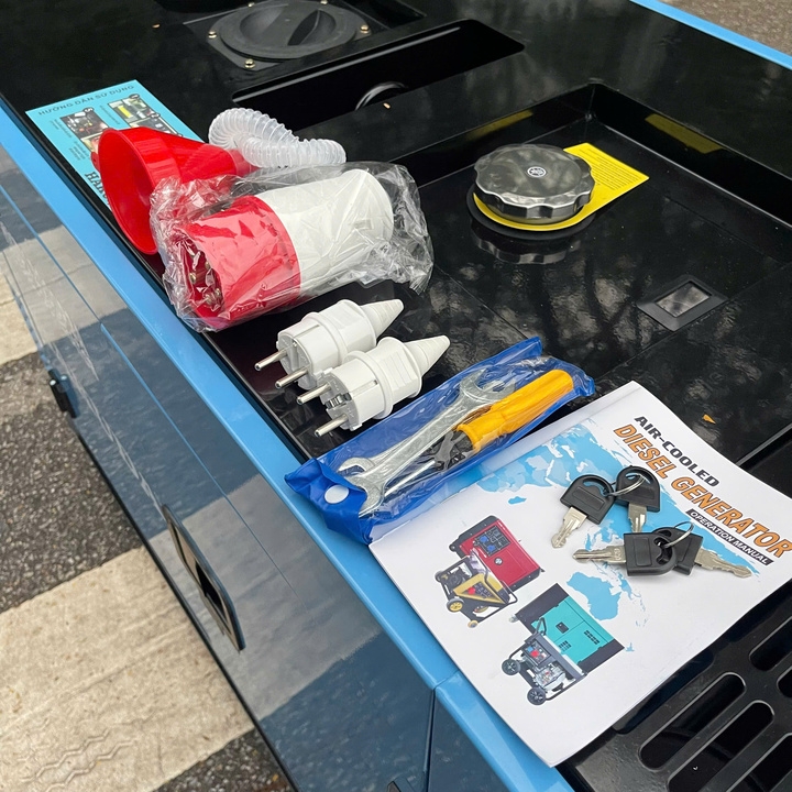 Máy phát điện chạy dầu diesel 12KW HAKUDA HKD12000P3A siêu cách âm 3 pha