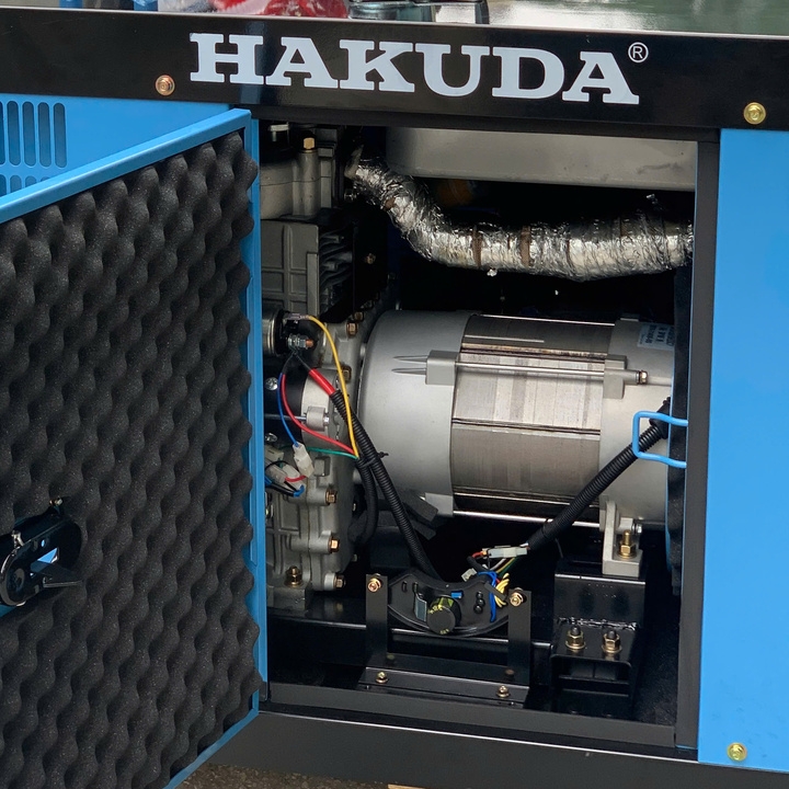 Máy phát điện chạy dầu diesel 8KW HAKUDA HKD8000P3A 3 pha có đề