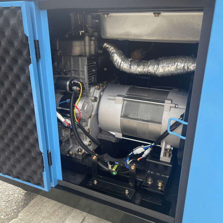 Máy phát điện chạy dầu diesel 8KW HAKUDA HKD8000P1A có đề 1 pha