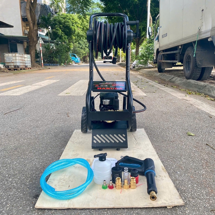 Máy rửa xe gia đình 3000W HAKUDA MRXHKD3000