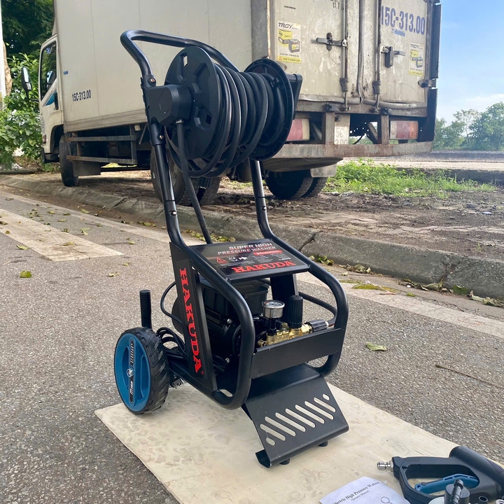 Máy rửa xe áp lực cao HAKUDA 3000W MRXHKD3000 rulo cuộn
