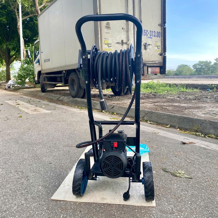 Máy rửa xe gia đình 3000W HAKUDA MRXHKD3000