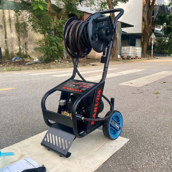 Máy rửa xe áp lực cao HAKUDA 3000W MRXHKD3000 rulo cuộn