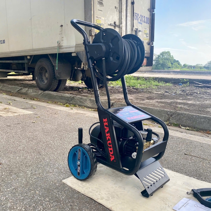 Máy rửa xe gia đình 3000W HAKUDA MRXHKD3000