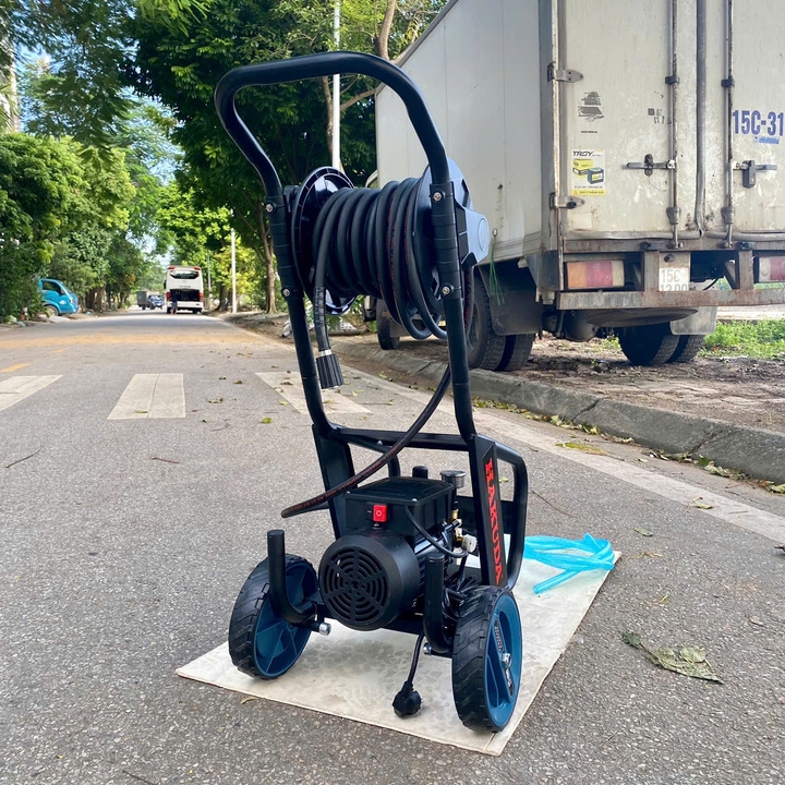 Máy rửa xe gia đình 3000W HAKUDA MRXHKD3000