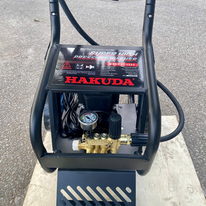 Máy rửa xe áp lực cao HAKUDA 3000W MRXHKD3000 rulo cuộn
