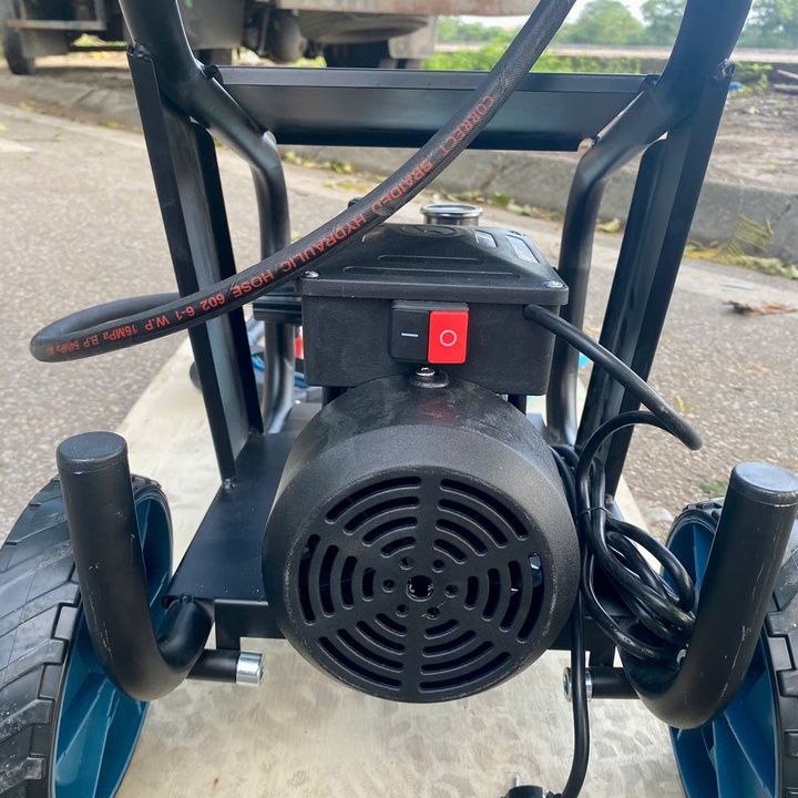 Máy rửa xe gia đình 3000W HAKUDA MRXHKD3000