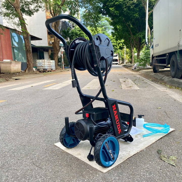 Máy rửa xe gia đình 3000W HAKUDA MRXHKD3000