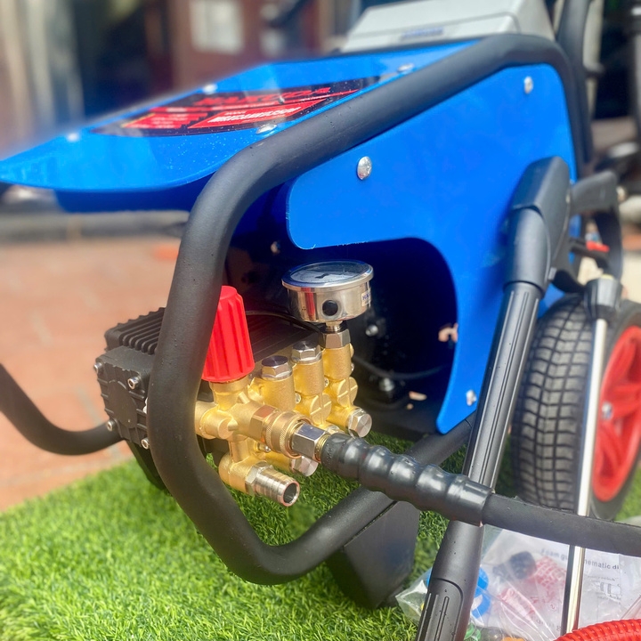 Máy phun xịt áp lực cao HAKUDA 2.5KW MRXCAHKD3500-2