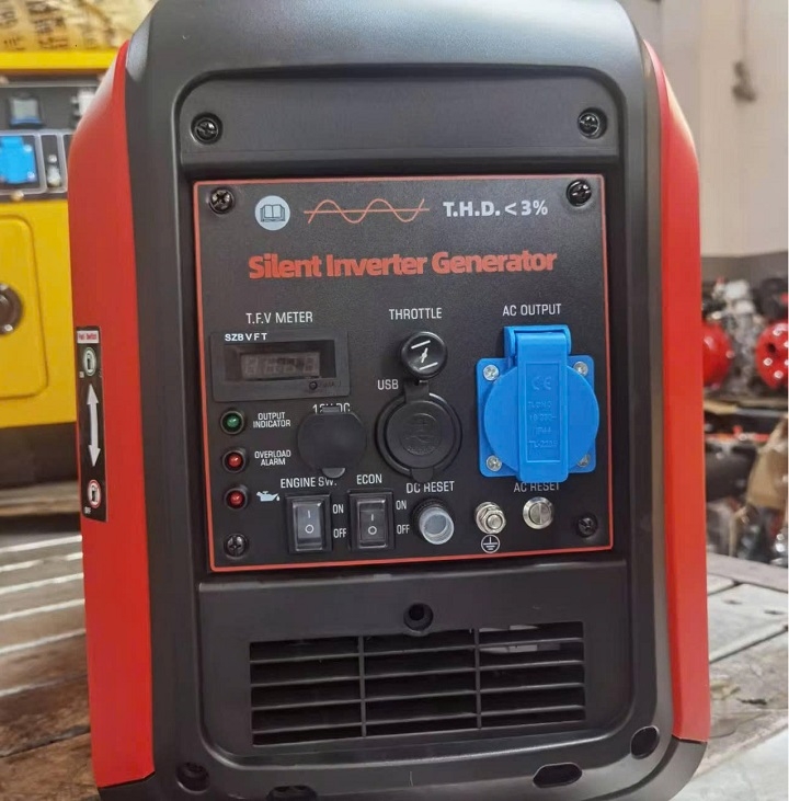 Máy phát điện chạy xăng Inverter 3KW HAKUDA HKD3000i