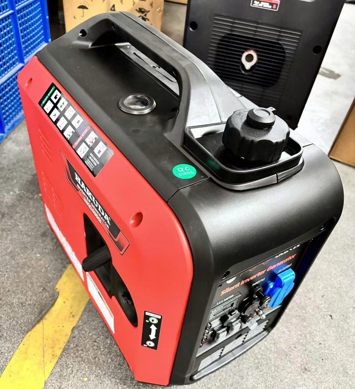 Máy phát điện chạy xăng Inverter 4KW HAKUDA HKD4000i