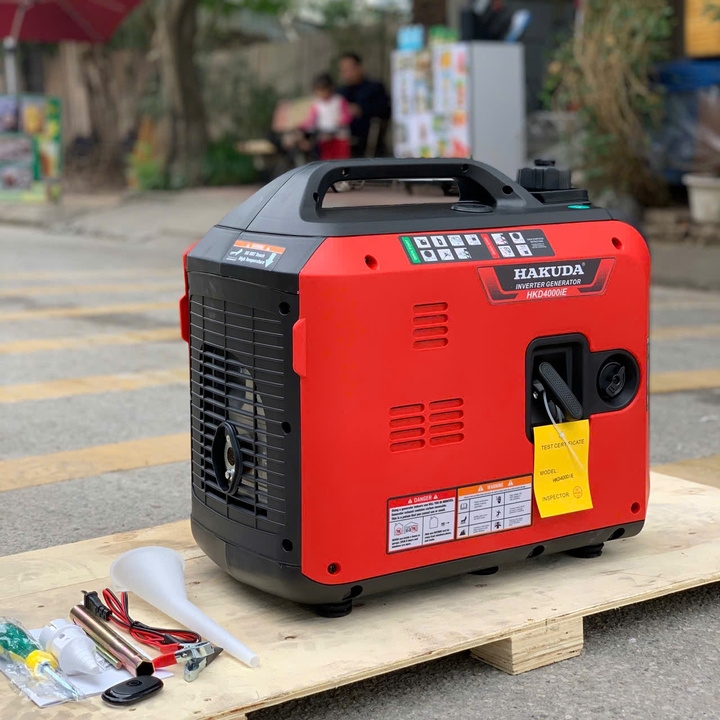 Máy phát điện chạy xăng Inverter 4KW HAKUDA HKD4000iE có đề