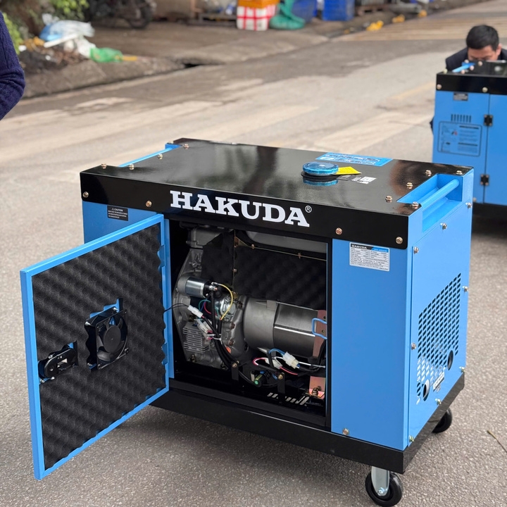 Máy phát điện chạy dầu 7KW HAKUDA HKD7500P1A chống ồn