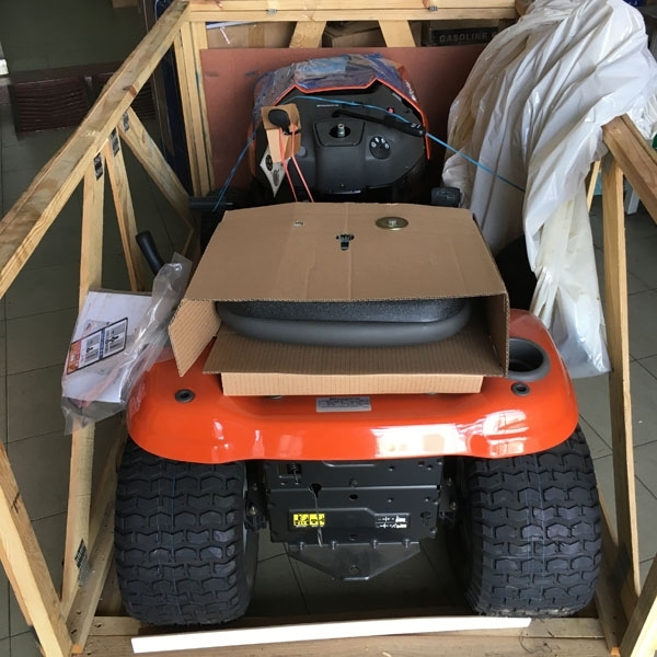 Máy cắt cỏ người lái HUSQVARNA TS138L
