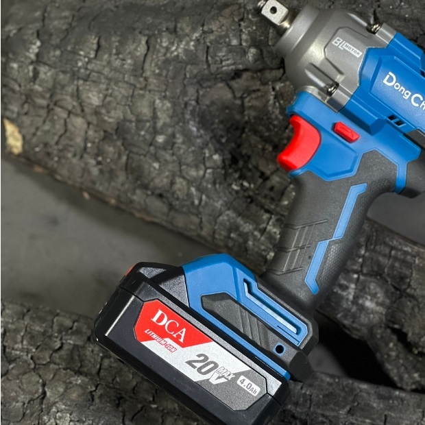 Máy bắt ốc dùng pin DongCheng DCPB488 20V 2 pin 1 sạc