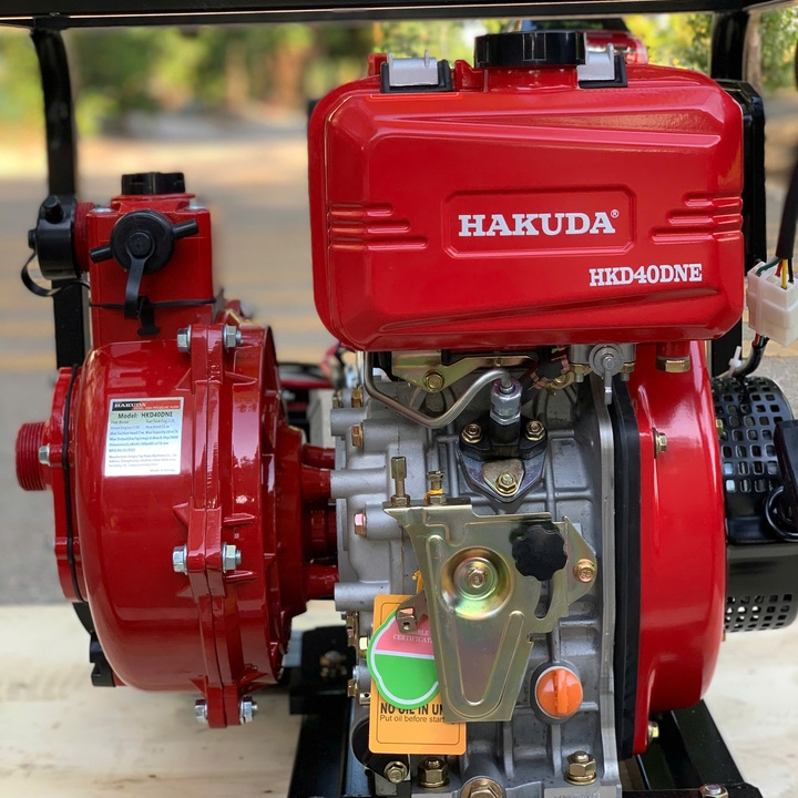 Máy bơm nước cứu hỏa chạy dầu HAKUDA HKD40DNE 4KW