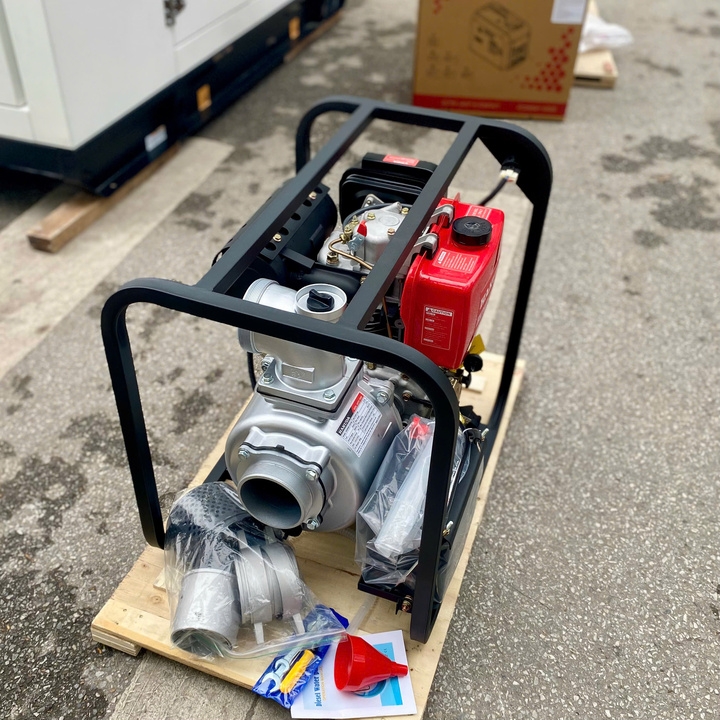 Máy bơm nước chạy dầu 6.6KW HAKUDA HKDMBN100DNE có đề