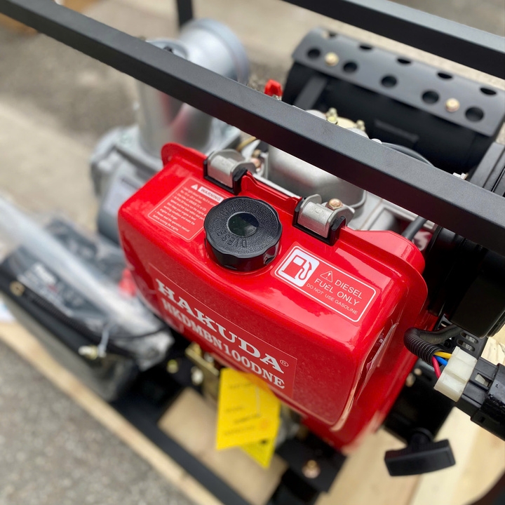 Máy bơm nước chạy dầu 6.6KW HAKUDA HKDMBN100DNE có đề