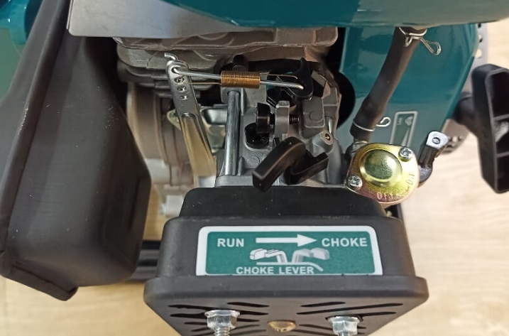 Máy bơm nước dùng xăng Total TP3101 9HP