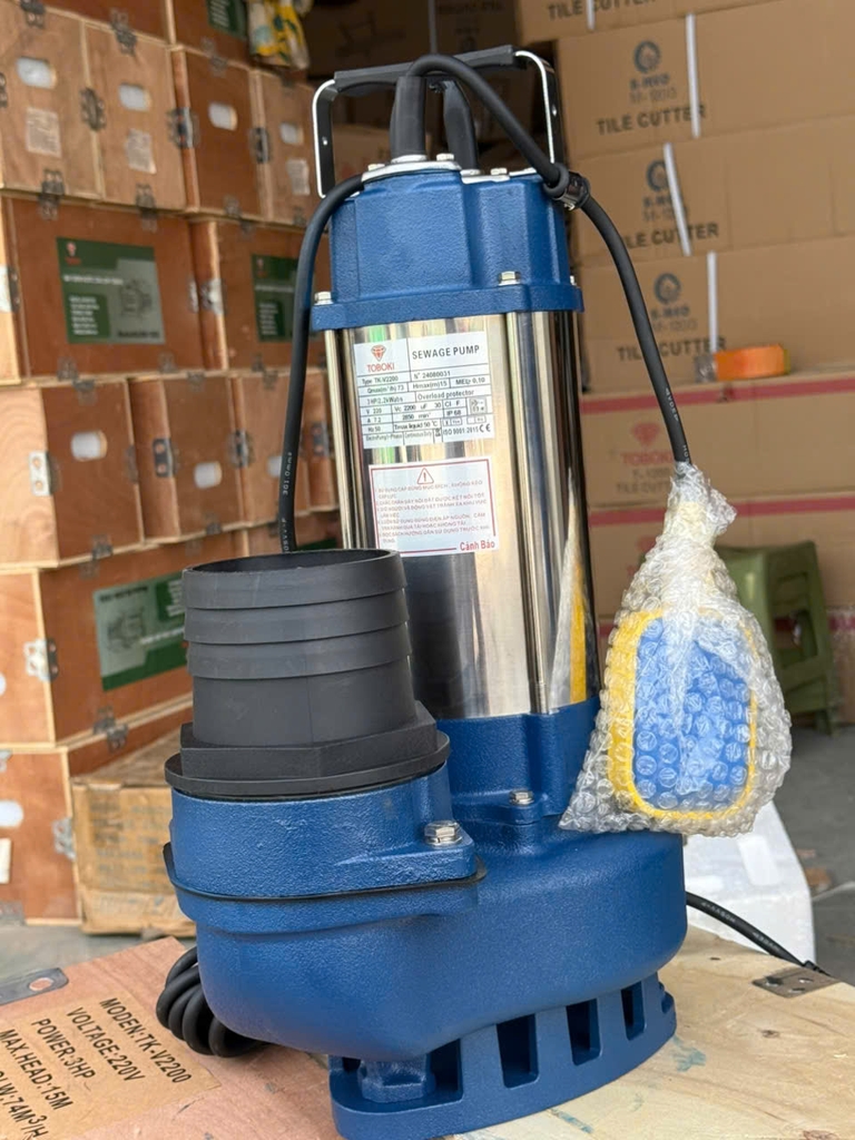 Máy bơm tõm thả chìm nước thải TOBOKI 2200W TK-V2200 có phao có dao chém rác