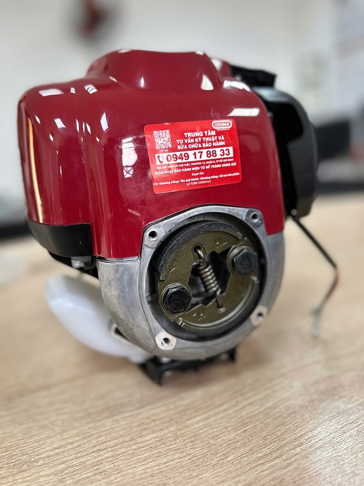 Máy cắt cỏ CALI CL35 đỏ-đen 4 thì 1000W