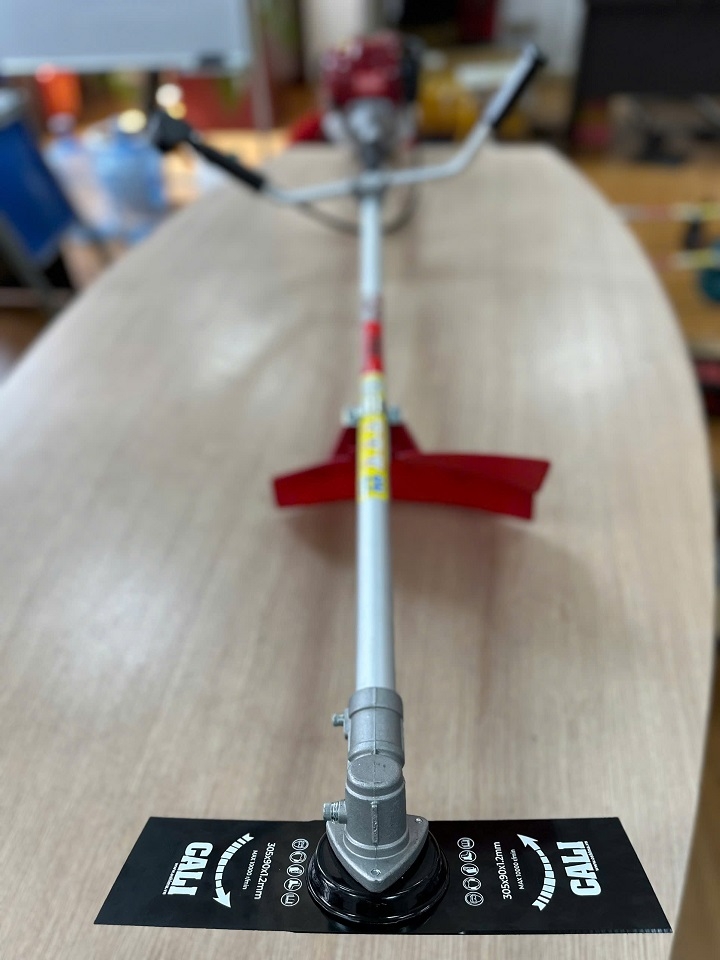 Máy cắt cỏ CALI CL35 đỏ-đen 4 thì 1000W