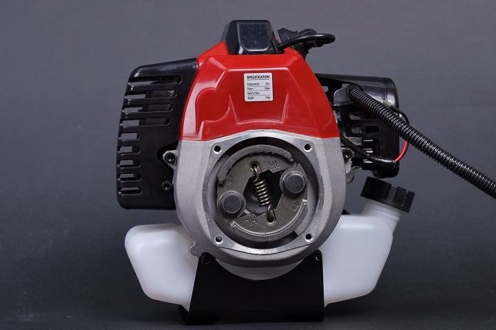 Máy cắt cỏ chạy xăng 2 thì CHAMPION 970W CP-330