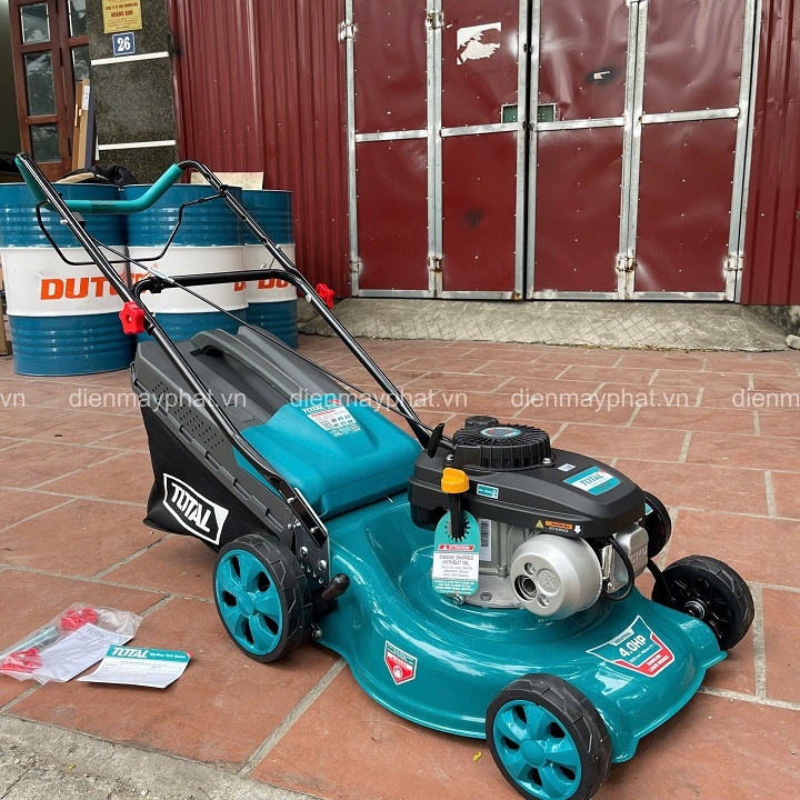 Máy cắt cỏ đẩy tay chạy xăng 3KW TOTAL TGT141181