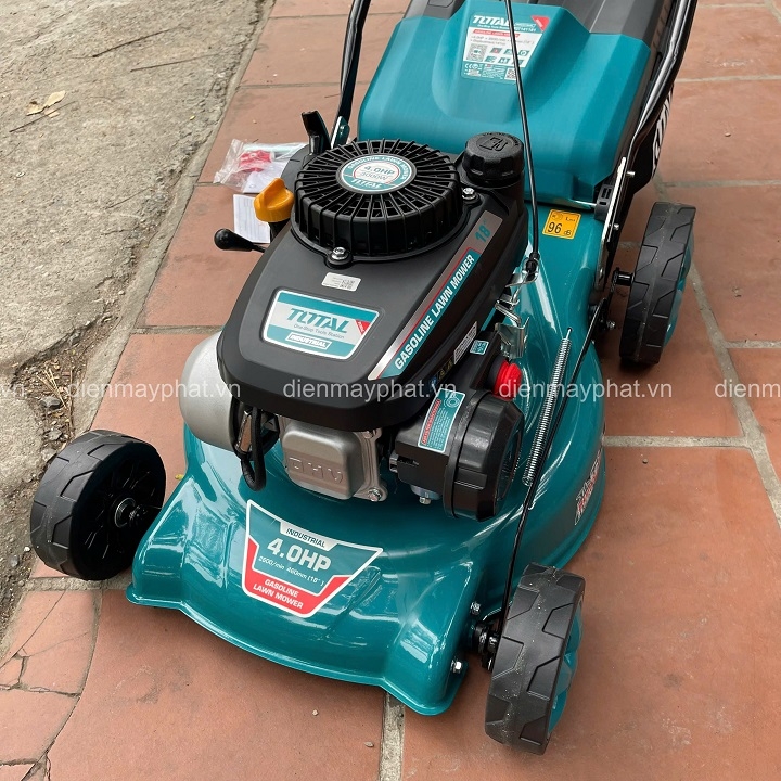 Máy cắt cỏ đẩy tay chạy xăng 3KW TOTAL TGT141181