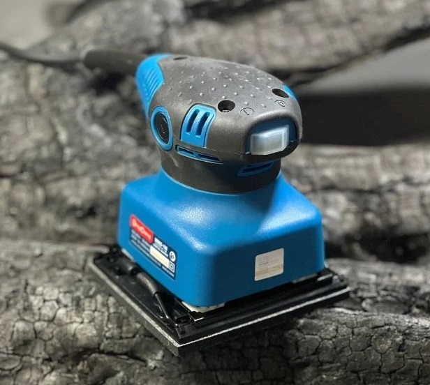 Máy chà nhám rung Dongcheng 240W DSB03-100