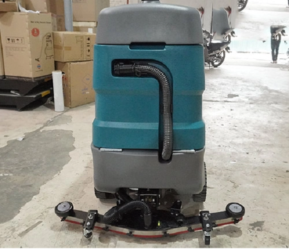 Máy chà sàn công nghiệp liên hợp ngồi lái Kumisai KMS 110B