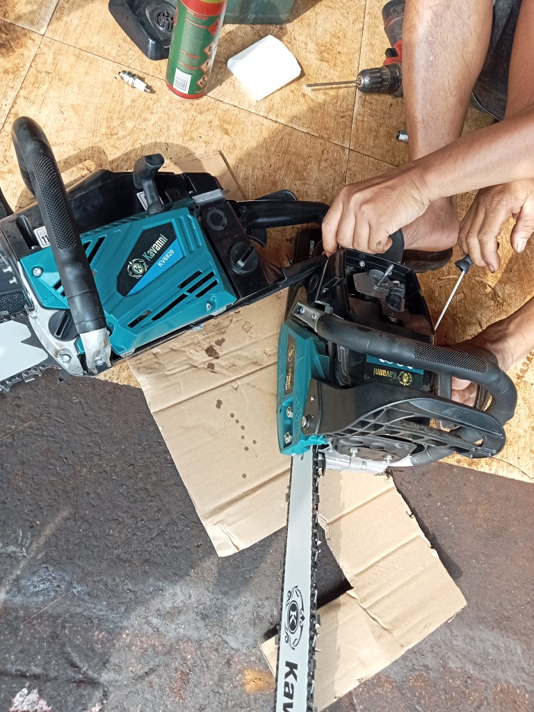 Máy cưa xích 2 thì KAVANNI KV6820 2000W