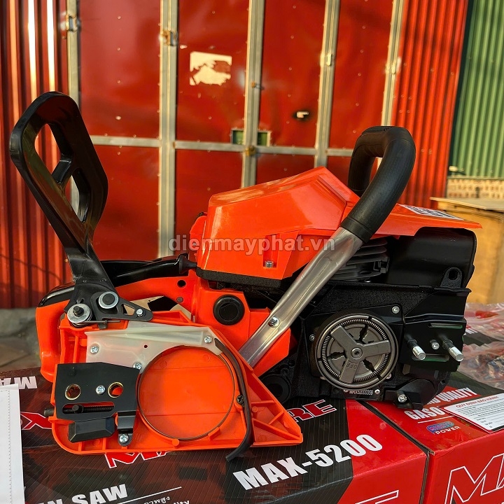 Máy cưa xích chạy xăng 2 thì MAXCARE 2.1KW MAX-5200