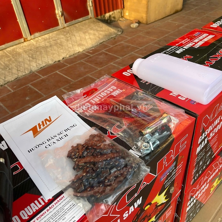 Máy cưa xích chạy xăng 2 thì MAXCARE 2.1KW MAX-5200