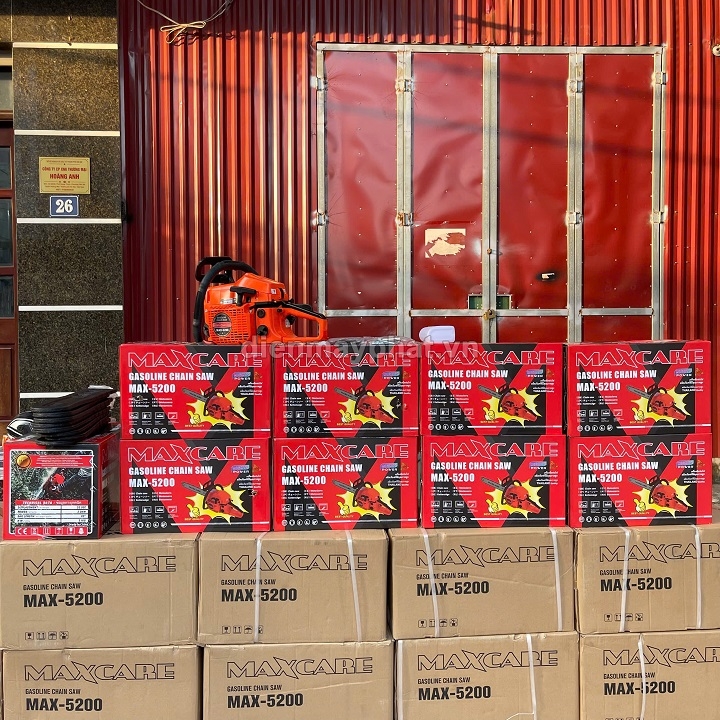 Máy cưa xích chạy xăng 2 thì MAXCARE 2.1KW MAX-5200