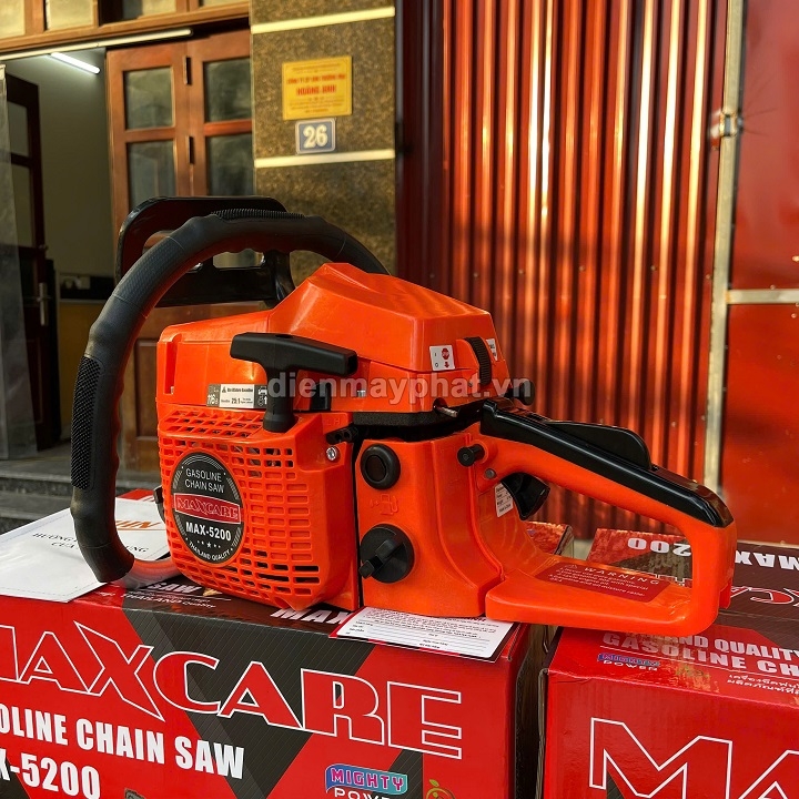 Máy cưa xích chạy xăng 2 thì MAXCARE 2.1KW MAX-5200