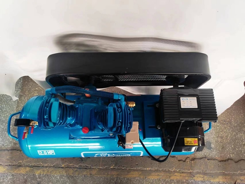 Máy nén khí dây đai 3HP 180L ROMANO RM204
