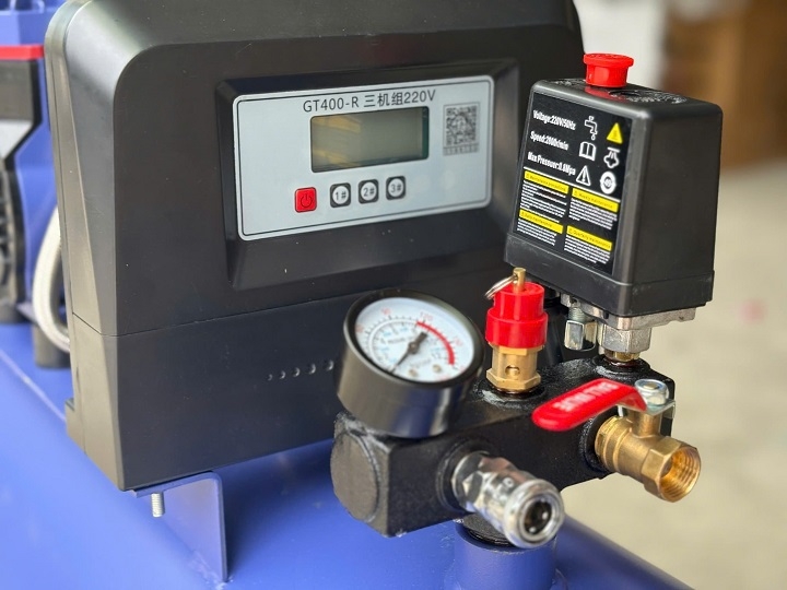 Máy nén khí không dầu giảm âm Puma 4HP 100L