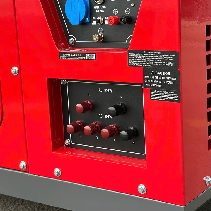 Máy phát điện chạy dầu 10kW HAKUDA HKD10000P3 chống ồn 3 pha